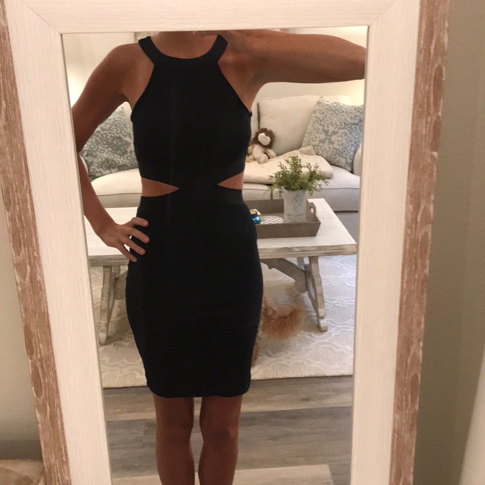 Cut out dress - Picture 1 of 5
